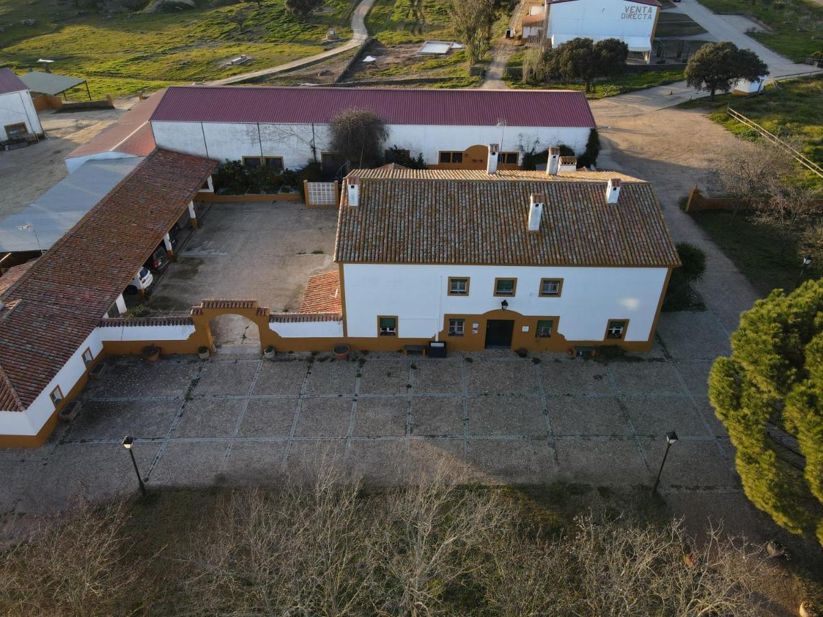 Casa Rural Dehesa De Solana Herrera de Alcántara Exterior foto